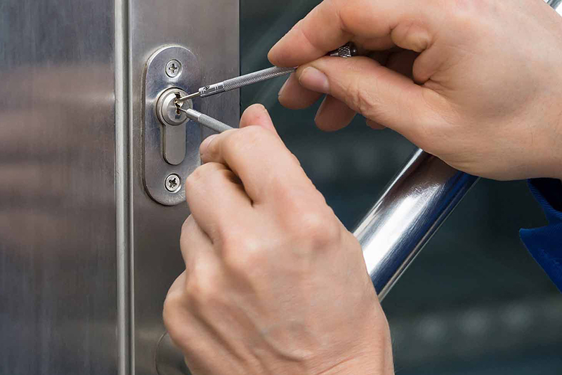 Innovative High-Security Lock Installation: 
